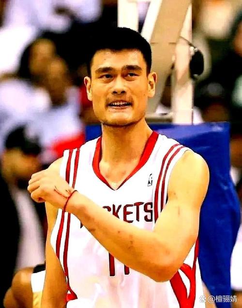 2005年姚明遭嘲讽！谁能想到他未来三年完成惊人逆袭？